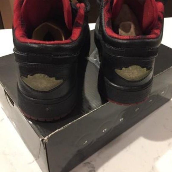 Air Jordan 1 Retro Low // Y6.5 = Women’s 8.5 - Picture 4 of 12